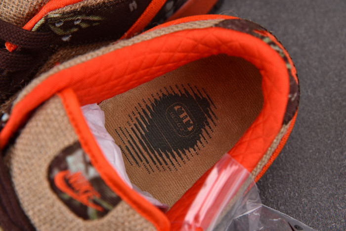 NIKE Dunk Low Pro SB “Reese Forbes” 304292-281