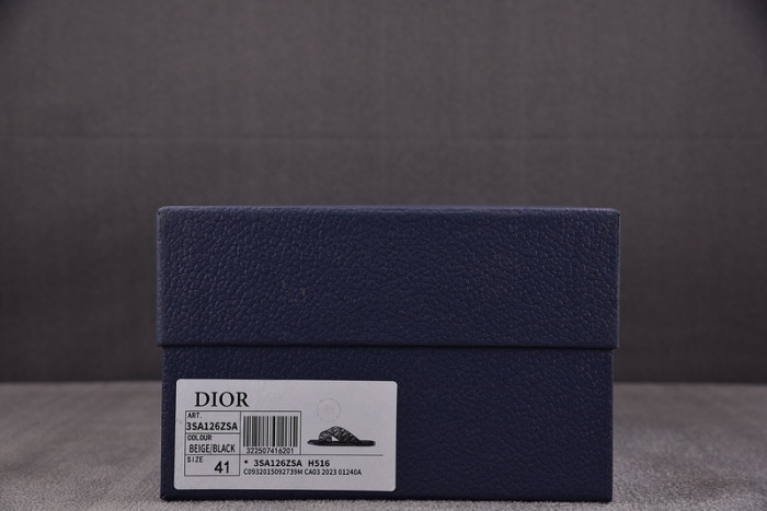 d10r sandal