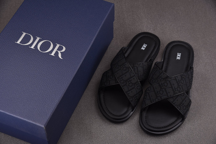d10r sandal