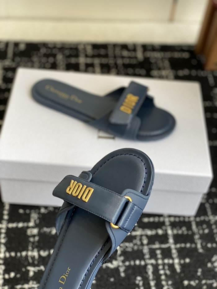 d10r sandal