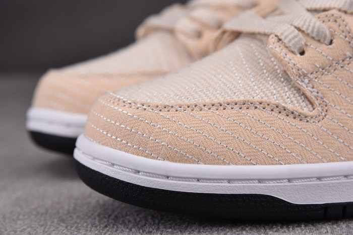 Albino & Preto x NIKE Dunk SB Low Pro QS “Pearl White” FD2627-300