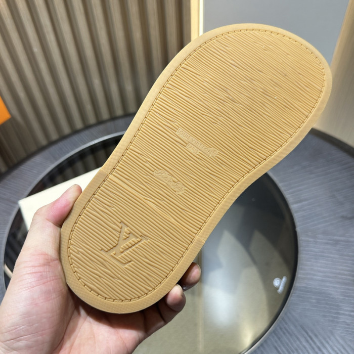 L0VT SANDAL