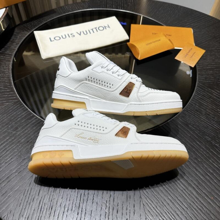 L0VT SNEAKER