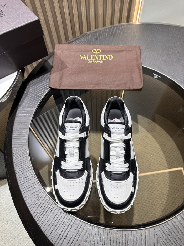 VALENT1N0 SNEAKER